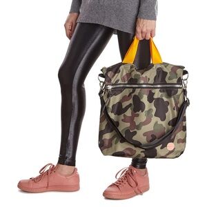 Shorty Love Wonder - Large Crossbody in Green Camo